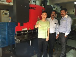 Khách hàng Ấn Độ ghé thăm các nhà máy và mua máy móc
