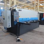 thủy lực kim loại tấm swing chùm máy cắt